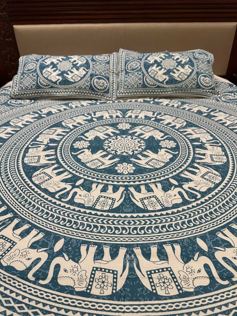Bed Sheets - Cotton - White + Turquoise Elephants - LoomInUs - 28