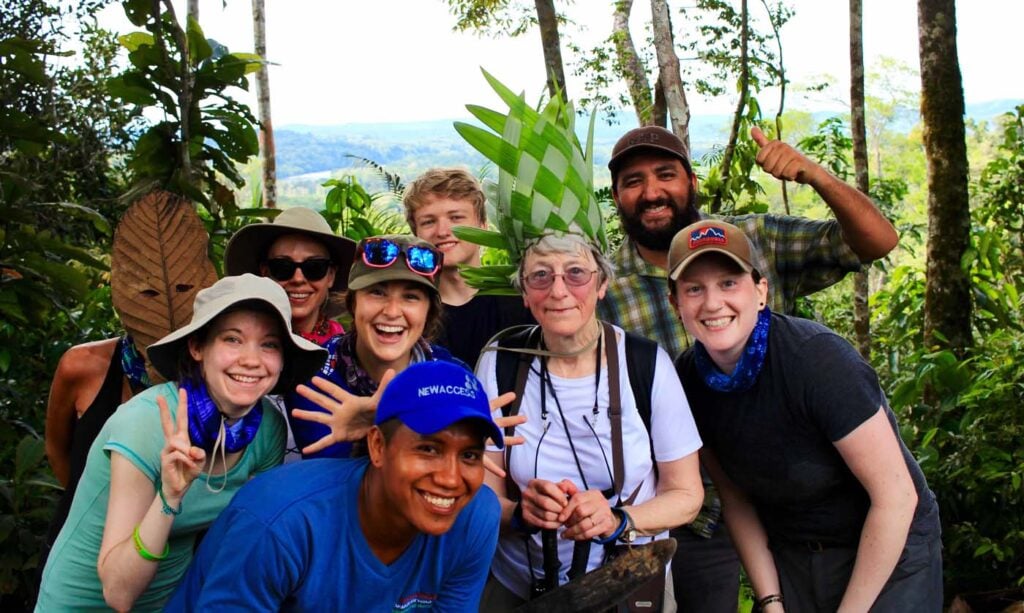 SAVE THE FROGS! Ecuador Ecotour 2017 Group