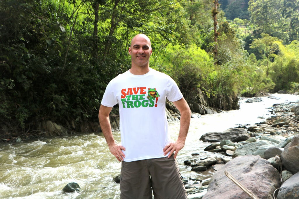 Shirt save the frogs classic logo kerry kriger colombia combeima valley 2021 07 28 1 1400 scaled 1
